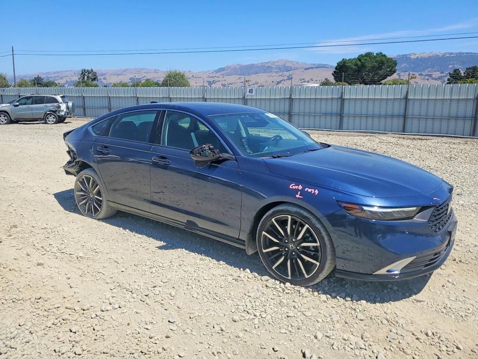 Honda Accord Touring Hybrid 2022 року з США