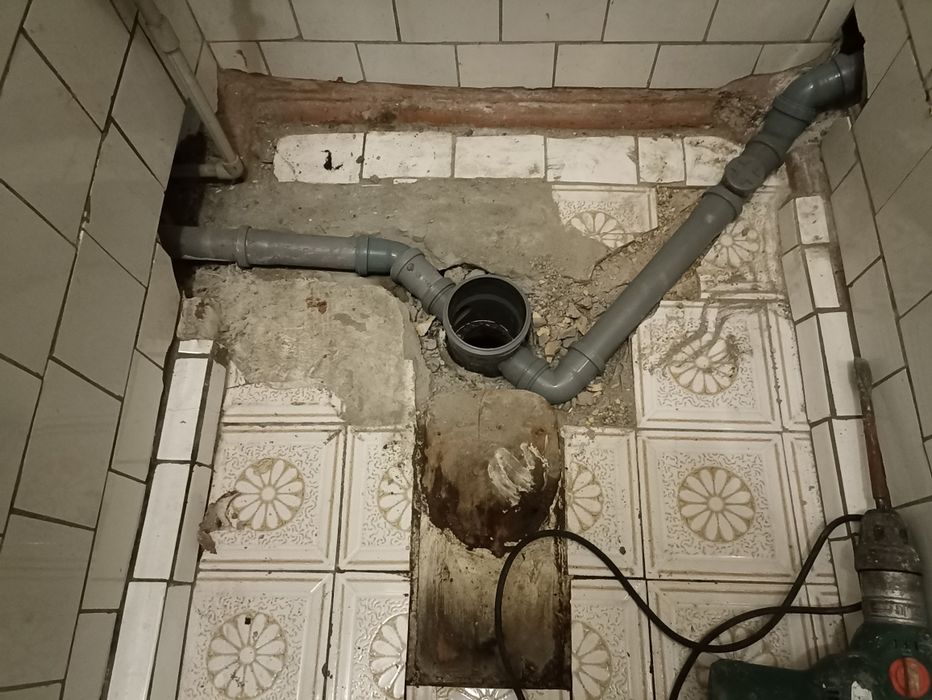 Прочистка канализации пружиной, МЕХАНИЧЕСКАЯ ,сантехнические работы