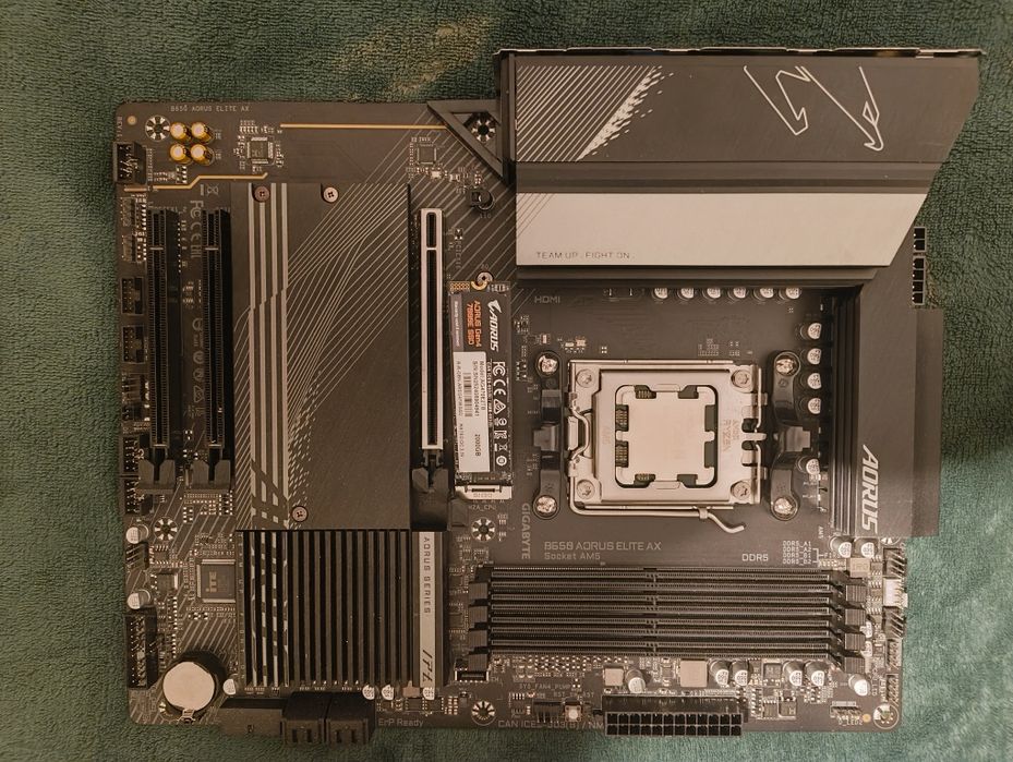 aorus b650 elite ax, 7 7800x3d, 2tb ssd aorus