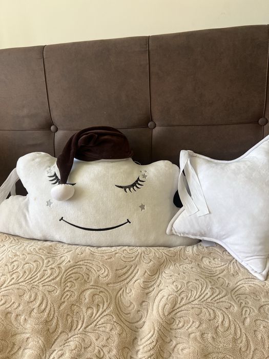 Подушечки на дитяче ліжечко.