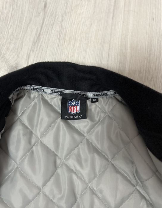 бомбер Raiders.