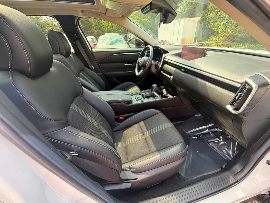 Mazda CX-50 S Premium      2024