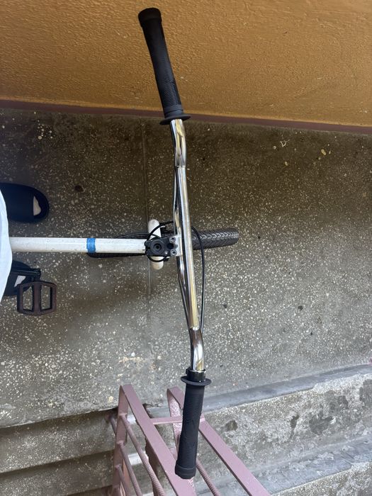 Bmx “United Supreme” biały