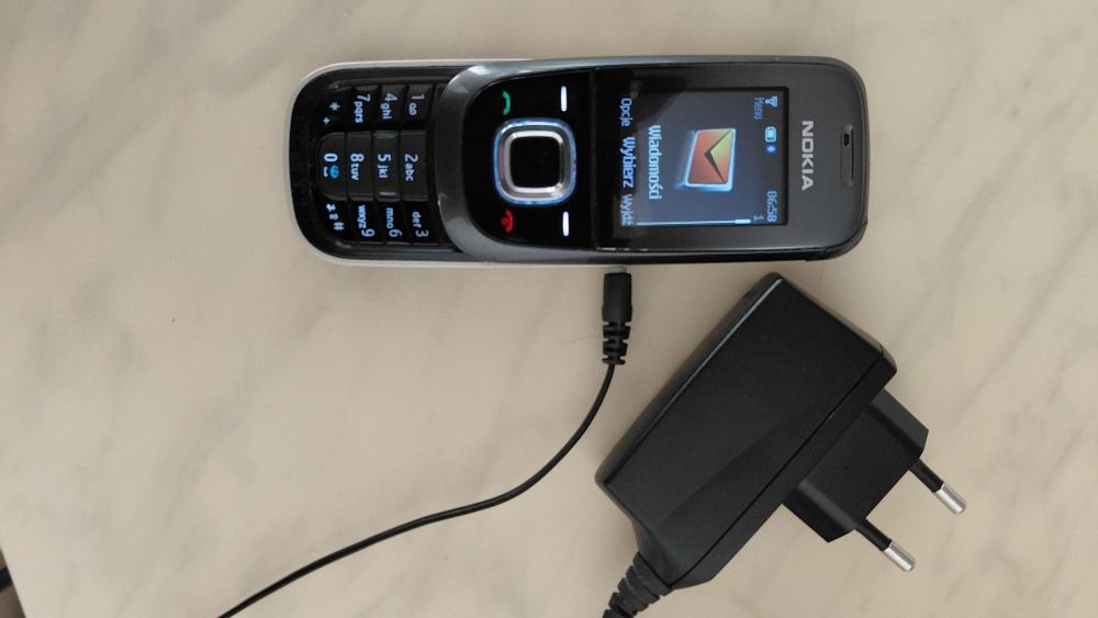 Telefo Nokia 2680s-2V