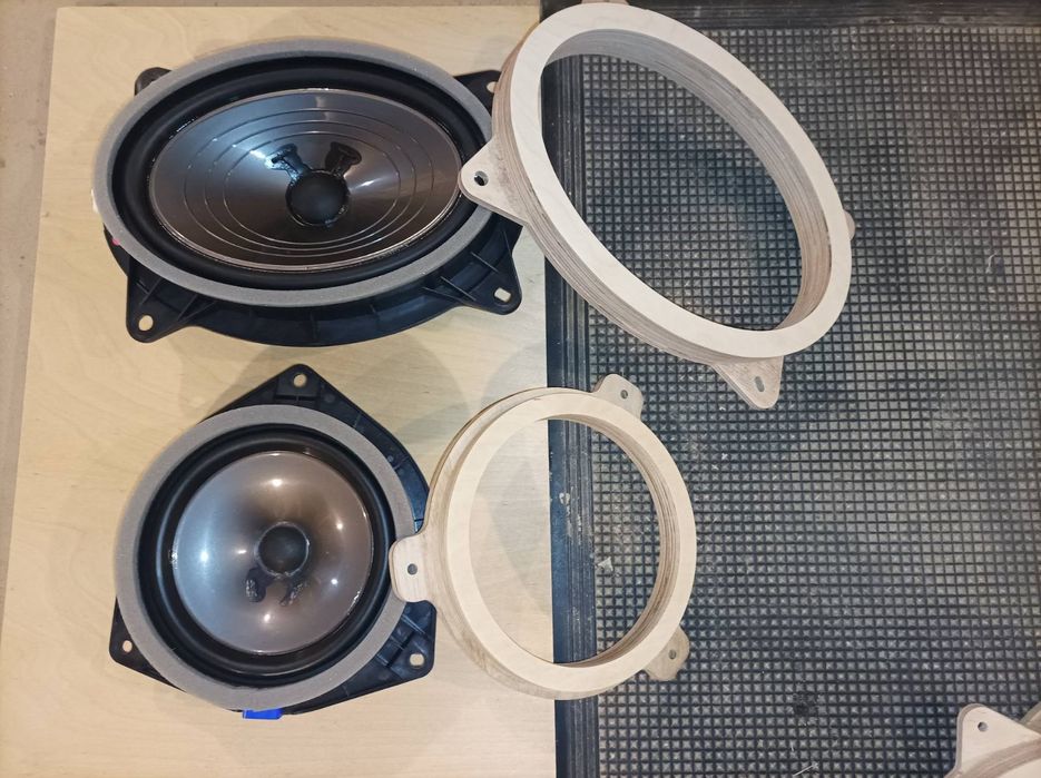 Акустичні подіуми , проставки під динаміки на Toyota Prado 150