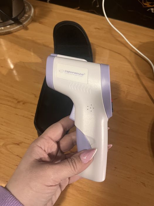 wielofunkcyjny bezdotykowy termometr IR Esperanza