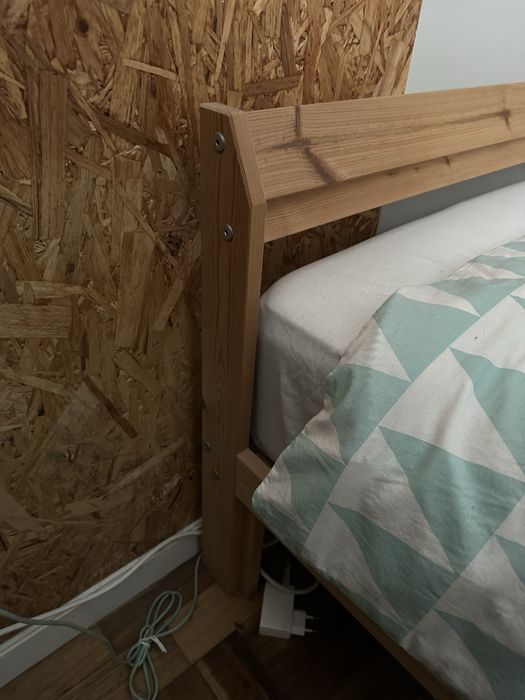 Cama IKEA Neidem com estrado e colchão