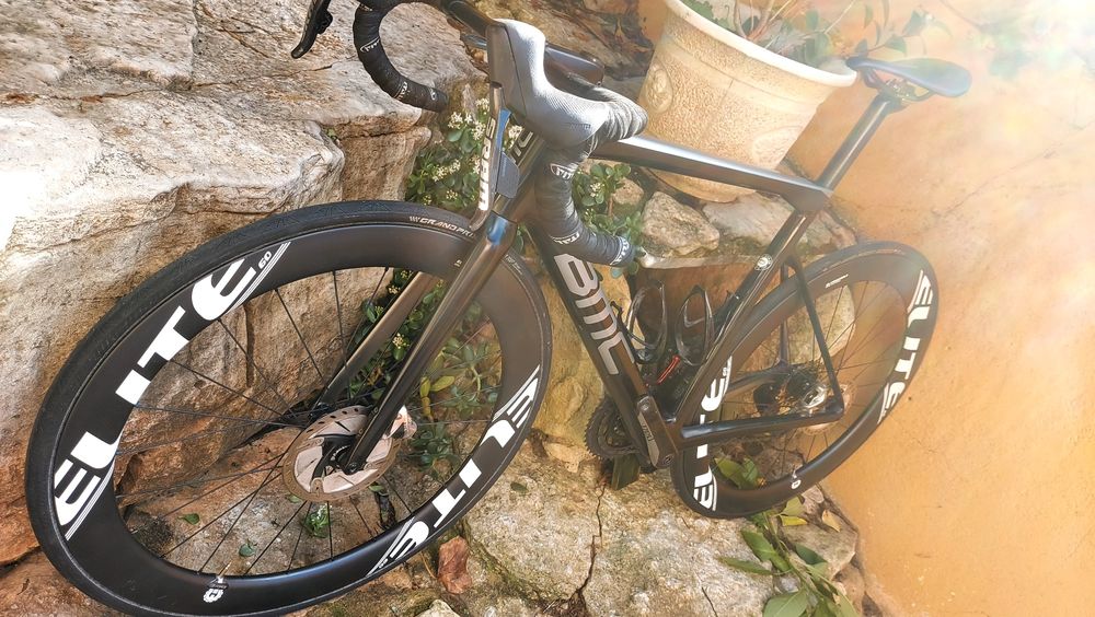 BMC TeamMachine SLR01 disco AXS t54