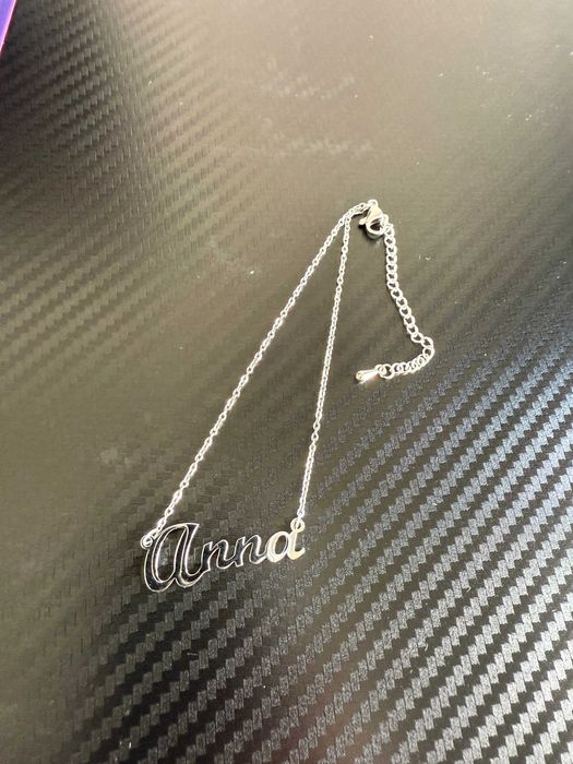 Corrente com pingente com nome de Anna
