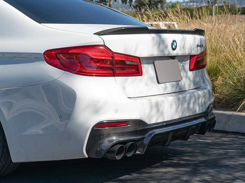 Спойлер BMW G30 F90 2017–2024 CS стиль чорний глянець