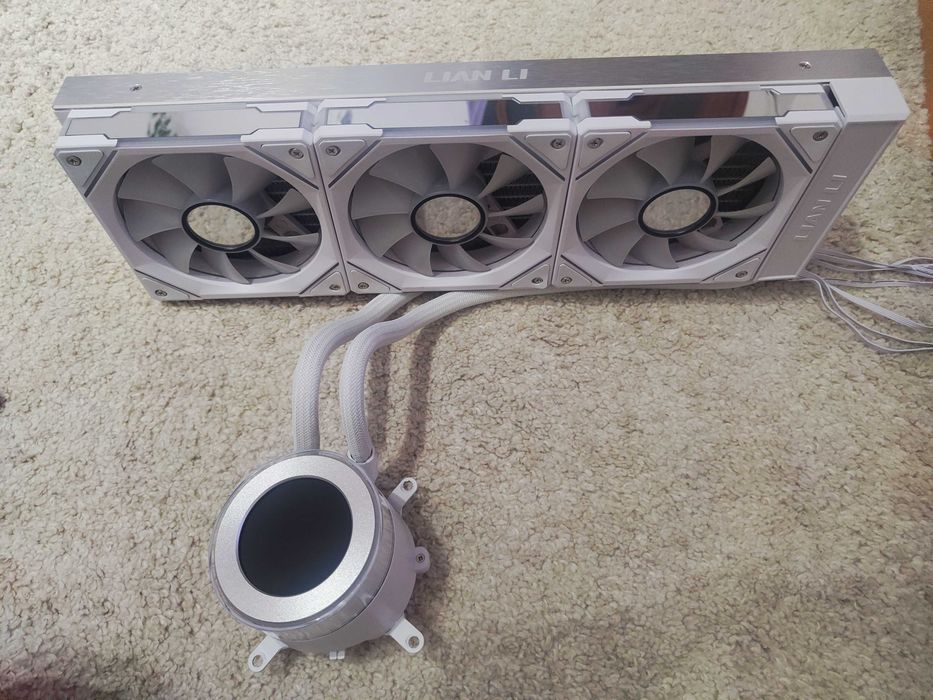 Water Cooler CPU AIO Lian Li HydroShift II LCD-C 360 Branco - 360mm
