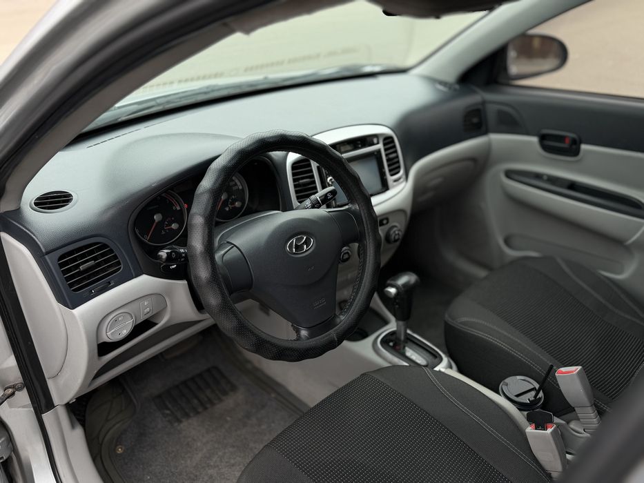 Huyndai Accent 1.6 газ Автомат