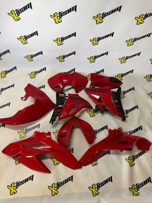 Продам кузовні деталі ducati streetfighter v4