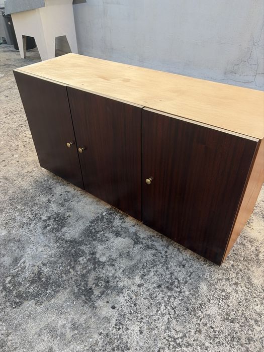 Armário com 3 portas em madeira