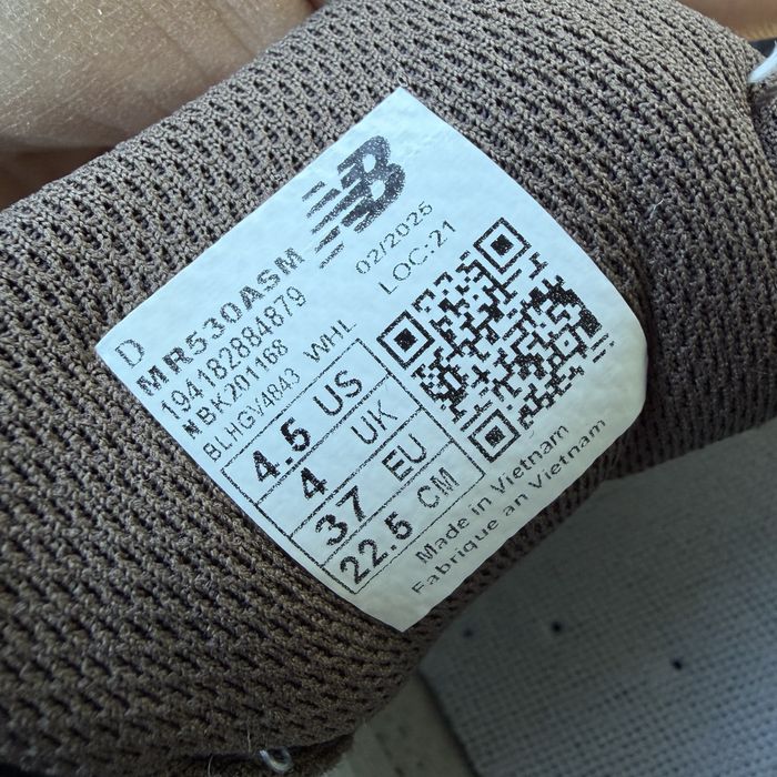 Жіночі кросівки нюбеланс білі сітка New balance 530 brown white