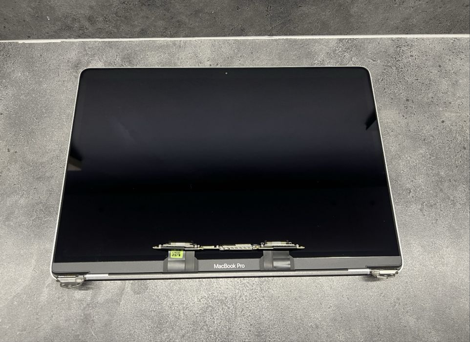 Matryca skrzydło macbook pro m1 a2338 space gray