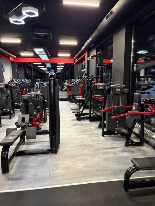 Zestaw 12 maszyn Technogym selection na silownię hotel po REGENERACJI!