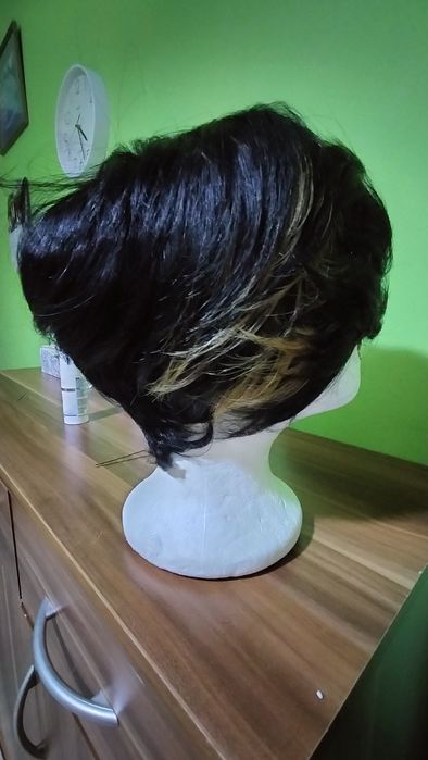 Krótka peruka z ludzkich włosów