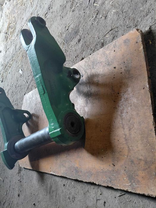 Sprzedam podnośnik tył do John Deere 6800
