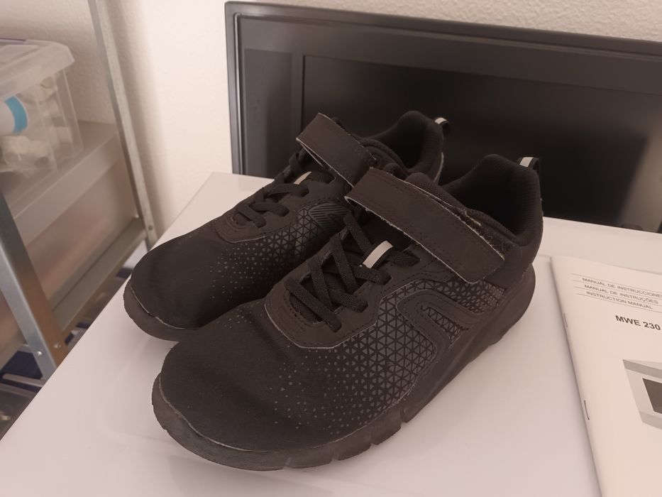 Children's Sneakers Size 36