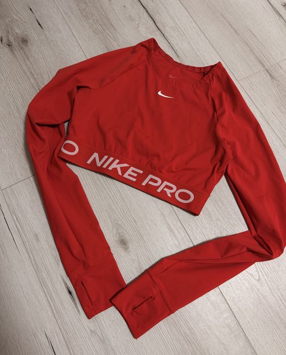 топ от Nike Pro с рукавами