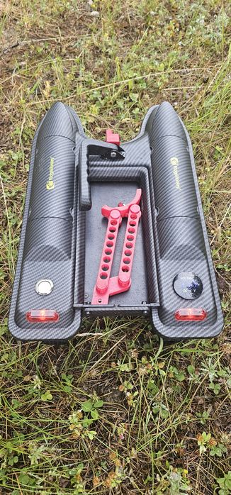 RidgeMonkey Hunter 750 Bait Boat Łódka zanętowa