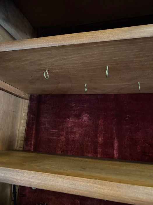 Louceiro / Bufete Antigo em Madeira Maciça