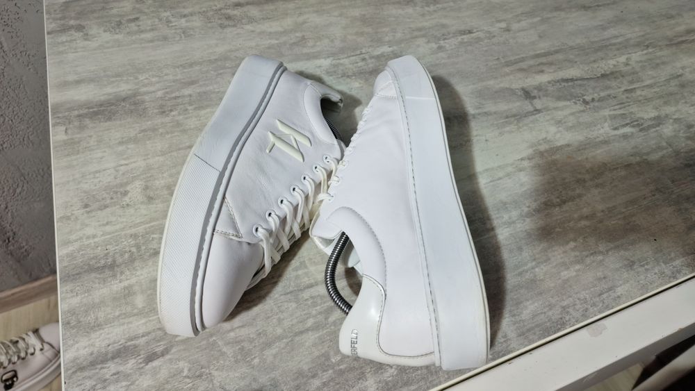 KARL LAGERFELD Снікерcи розмір 44