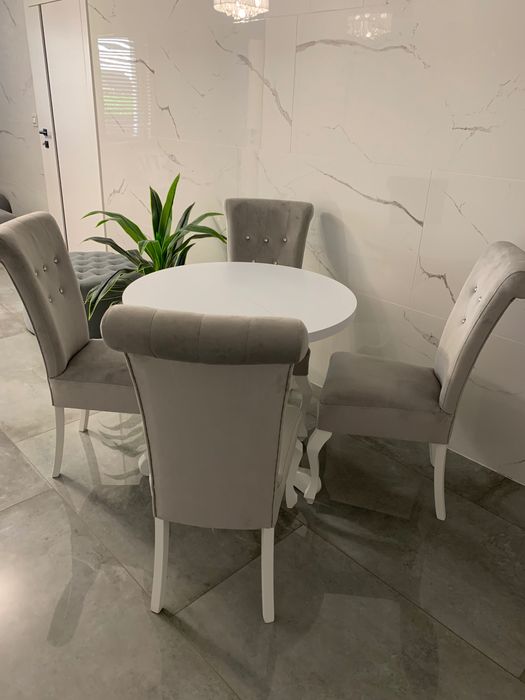 Sprzedam stół i krzesła