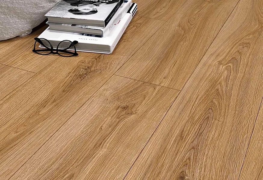 Panele podłogowe Outlet SWISS KRONO Dąb Obsydian D3889 AC4/8 mm