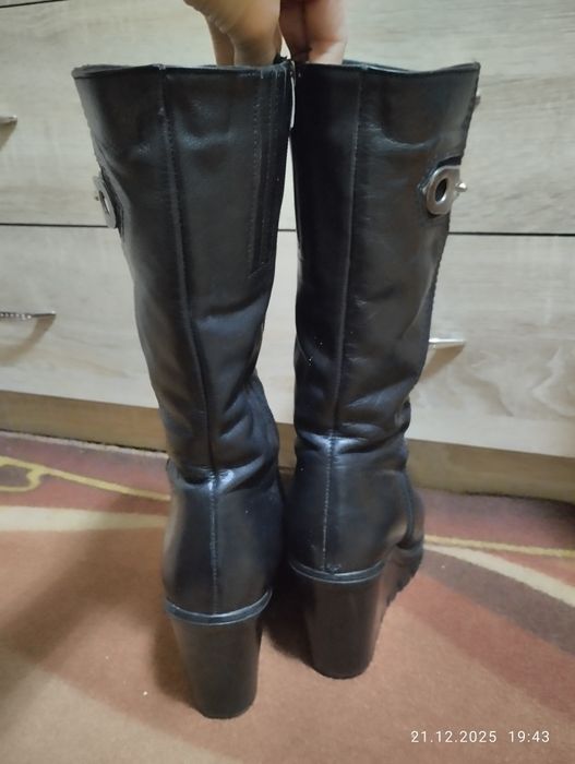 Шкіряні сапожки чобітки