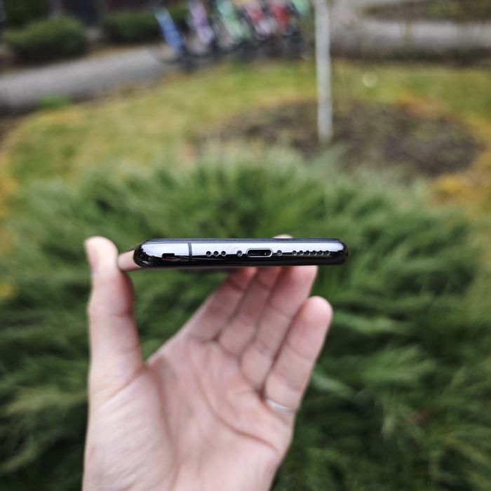 Телефон  Apple IPhone 11 pro 256