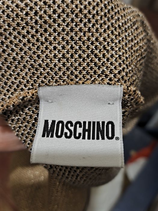 Moschino золотиста шапочка з класним складом 80% віскоза