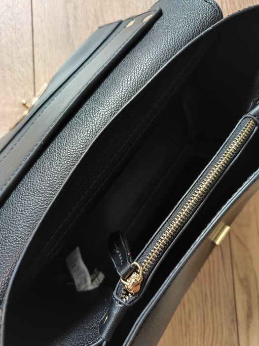 Valentino Vars torebka łańcuch złoty Mario czarna ekoskóra do ręki