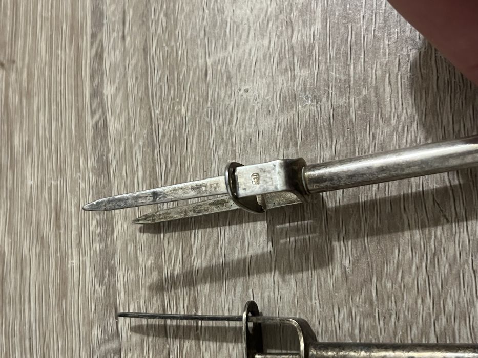 Sprężynowe widelczyki–  najprawdopodobniej srebrzony mosiądz