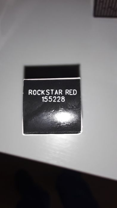 Super nawilżające szminki Rockstar Red.