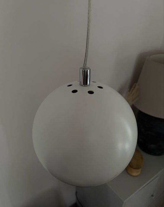 Lampa kula wisząca biała metal vintage retro industrial loft