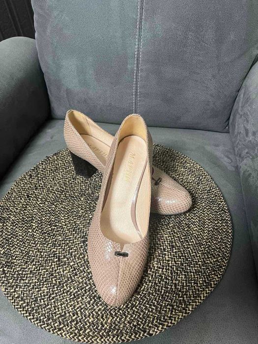 жіночі туфлі шкіряні беж