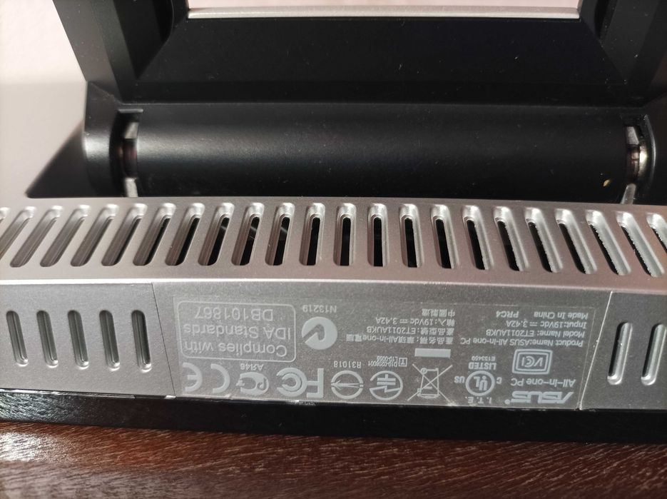 Моноблок Б-клас Asus ET2011AUKB / 20" (1600x900) TN / AMD E-450 б/в