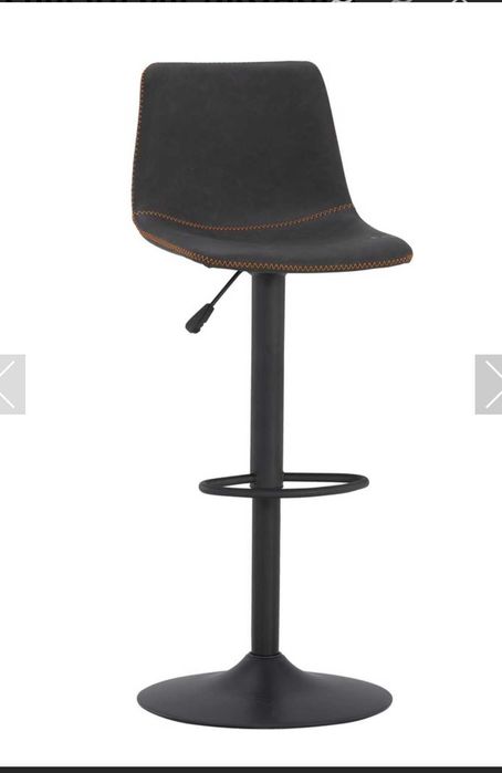 Mesa e cadeiras de bar