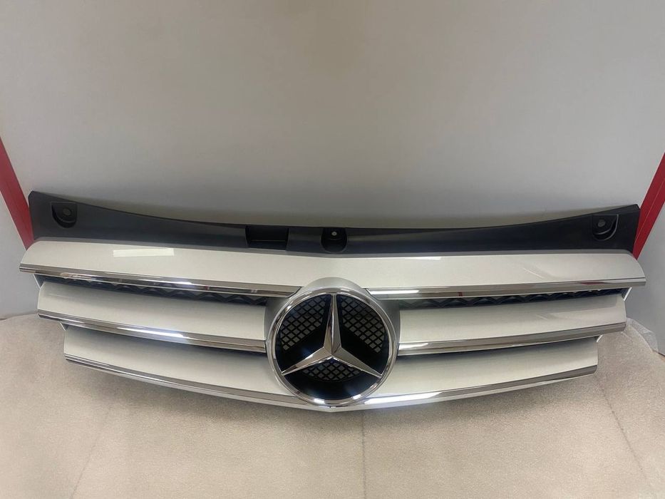 Решітка радіатора решотка радиатора Mercedes Viano  Віано W639