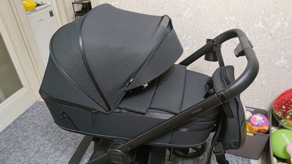 Коляска Karrello Omega 2 в 1.