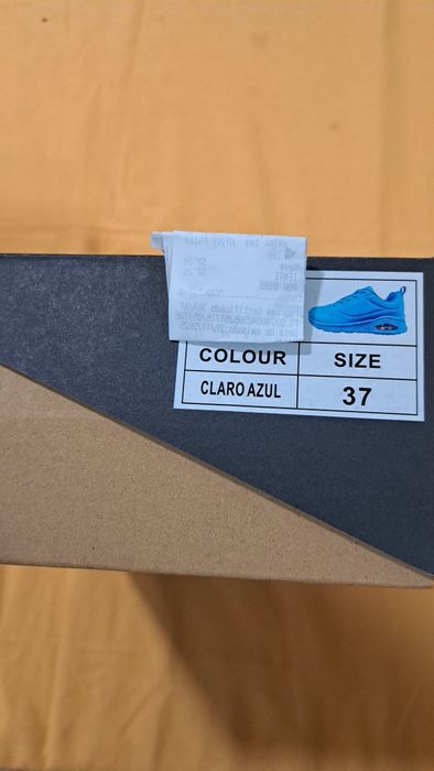 Sapatilhas  senhora novas