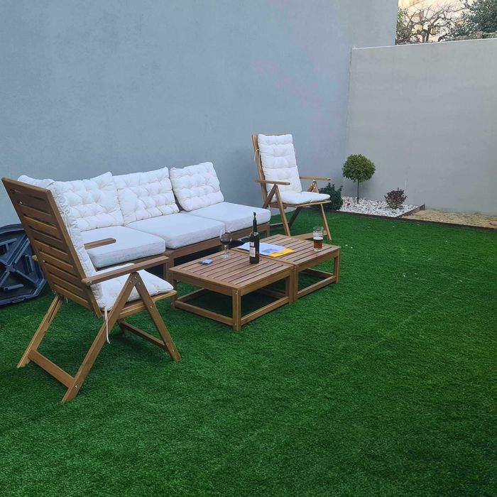 Colocação de relva sintética