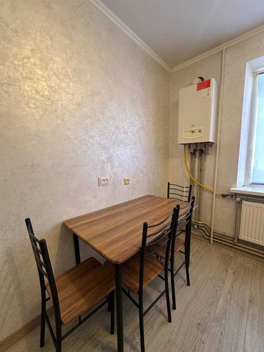 Продаж 4к квартири в спальному районі.Готова до проживання.Індивідуальне опалення.