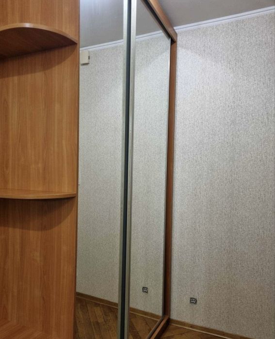 Сдам хорошую 2 к кв, с ремонтом возле метро Масельского