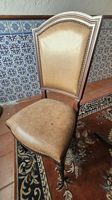 Mesa com 6 cadeiras