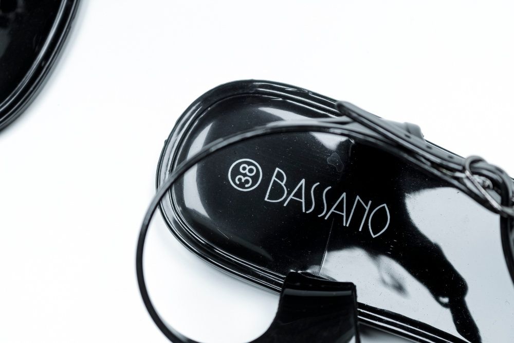 Japonki BASSANO na każdą okazję, roz. 38, dwa kolory