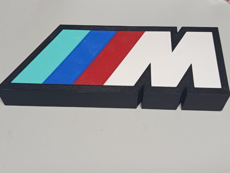 Luminária BMW muito bonita