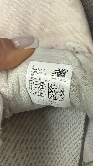 Продам оригинальные кроссовки New Balance